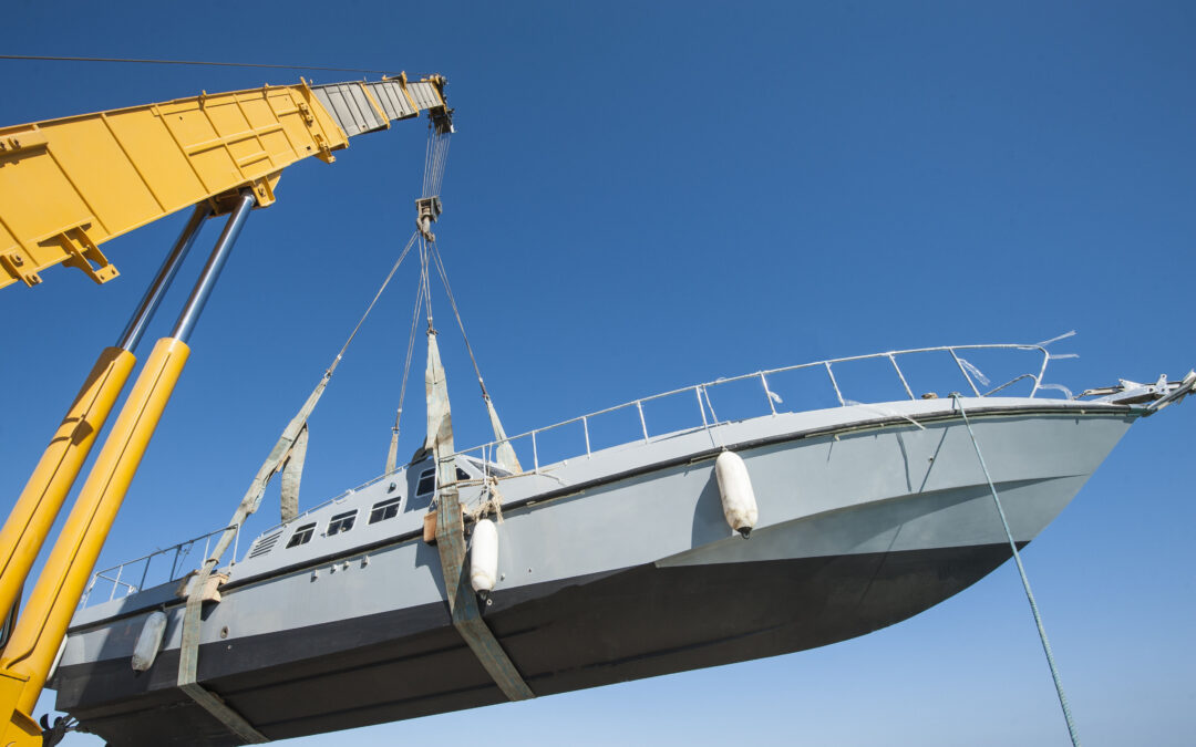 6 Factors to Consider When Choosing a Pontoon Boat Lift For Sale